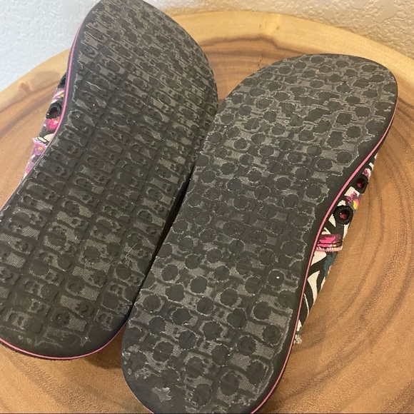 Sanuks girls zebra pink and black slip on slides flats 13 - Picture 5 of 6